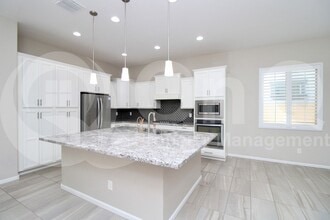 Building Photo - 106 N Bay Dr