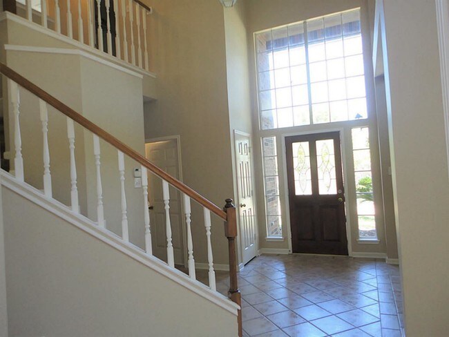 Foto del edificio - 6626 Knoll Park Dr