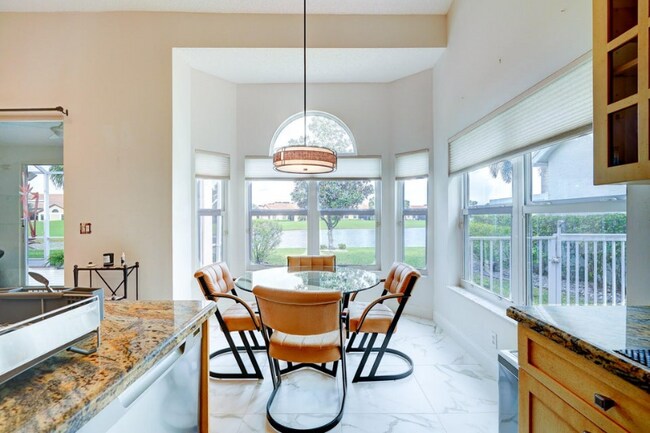 Foto del edificio - 8258 Horseshoe Bay Rd