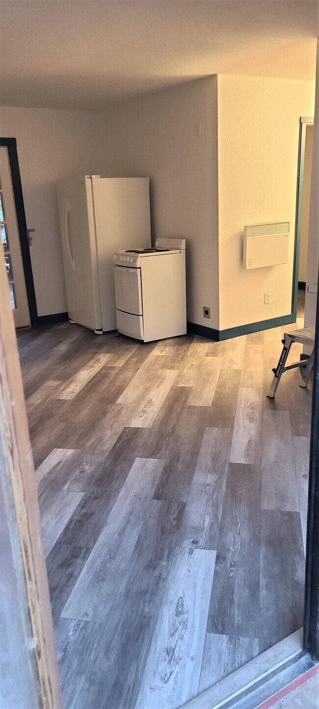 Foto del edificio - 618 Rosvall Dr