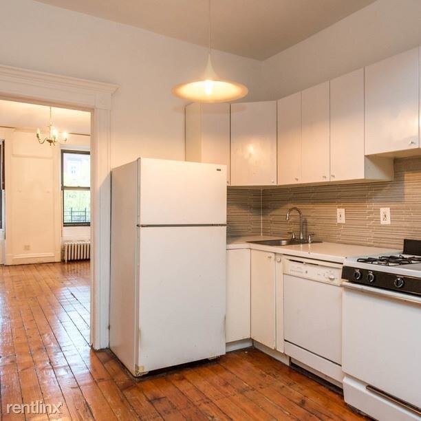 Building Photo - 475 Putnam Ave