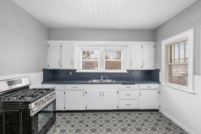 Foto del edificio - 861 Douglas St NW