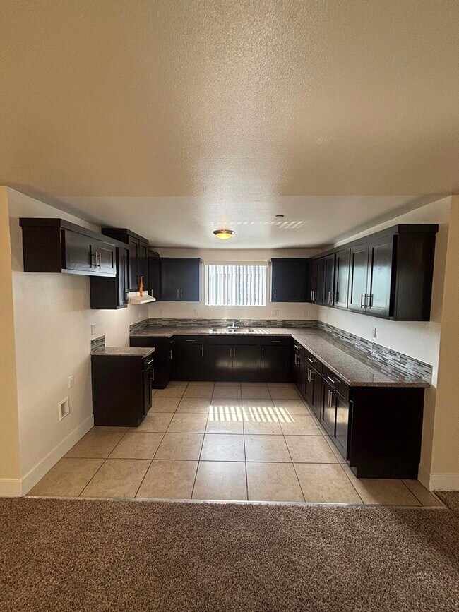Foto del edificio - 318 E 64th St