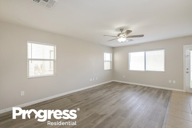 Foto del edificio - 6528 Blessed Thistle Ave