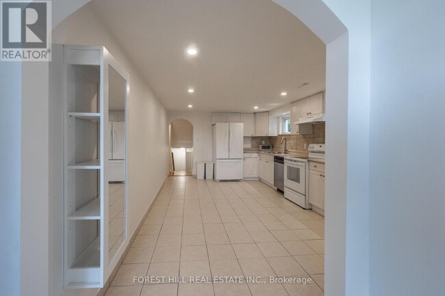 Building Photo - 596 Woodbridge Ave