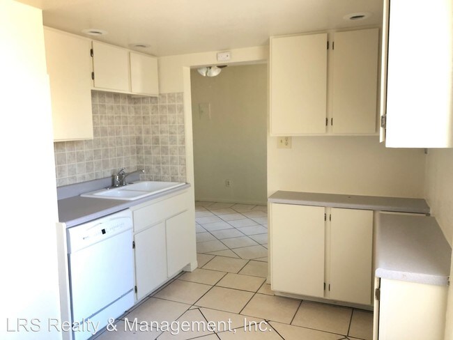 Foto del edificio - 3173-3195 Columbia Ave