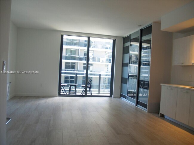 Foto del edificio - 55 SW 9th St