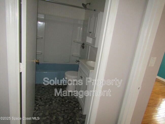 Building Photo - 910 S Colonial Ct