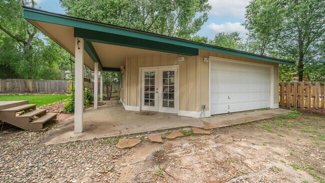 Foto del edificio - Beautiful Four Bedroom Home Near Broadmoor Bluffs