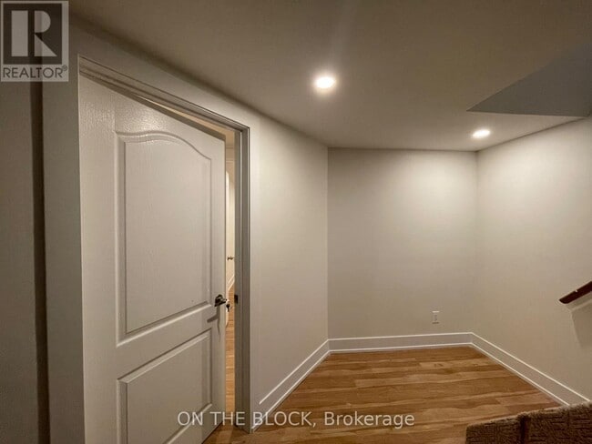 Building Photo - 2BR BASEMNT - 954 TIMMINS GDNS Gdns