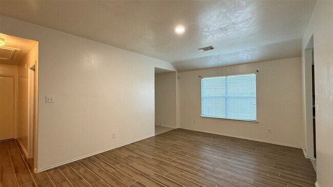 Foto del edificio - 2714 Grahamwood Ln