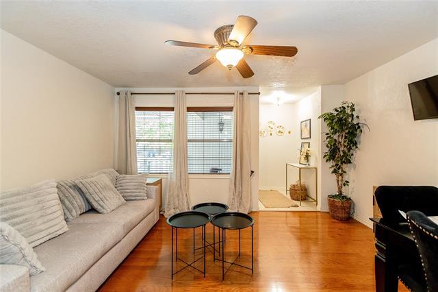 Building Photo - 11850 High Valley Dr