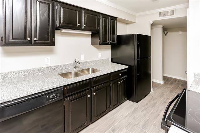 Building Photo - 2429 Heathercrest Dr