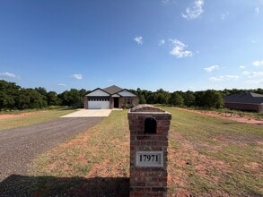 Building Photo - 17971 Lantana Loop