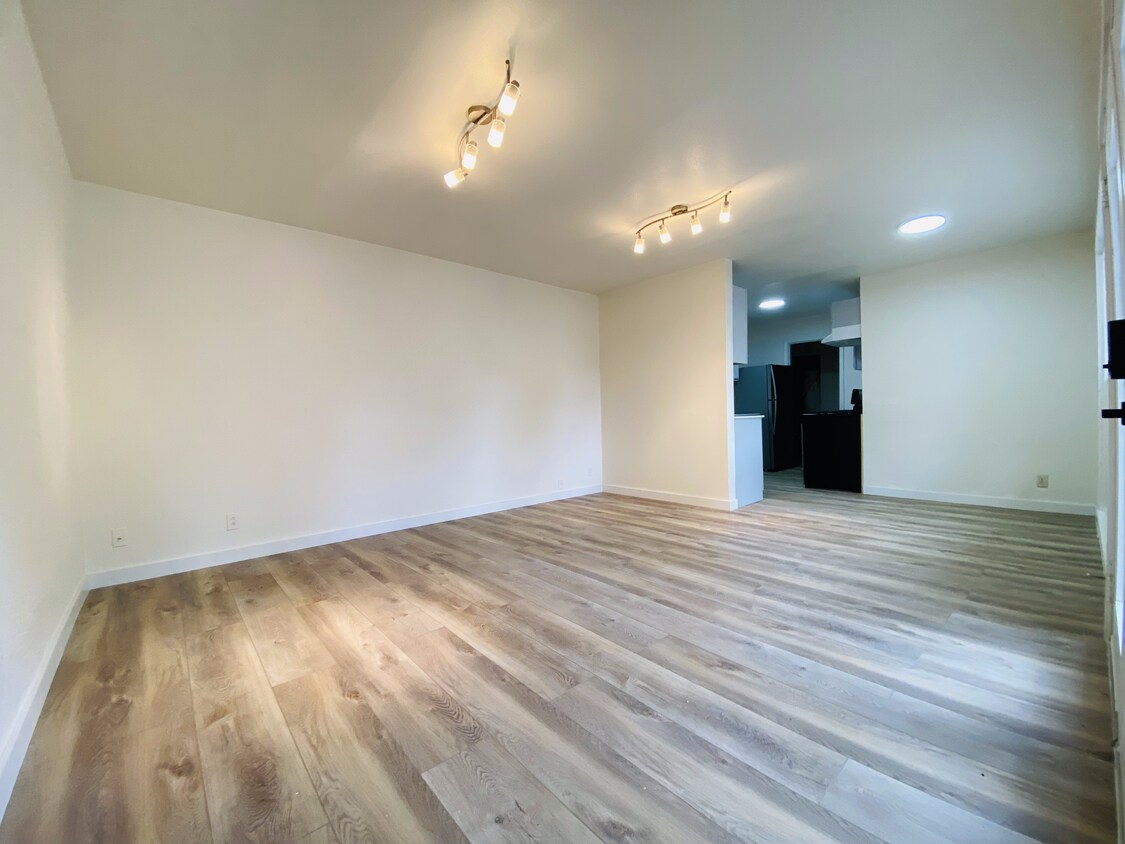 Sala de estar - 1201 Radcliff Dr