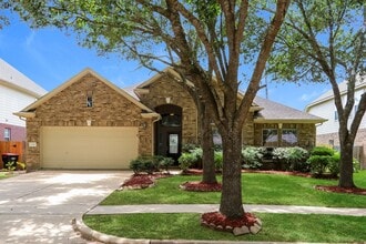 Building Photo - 3211 Oak Park Ln