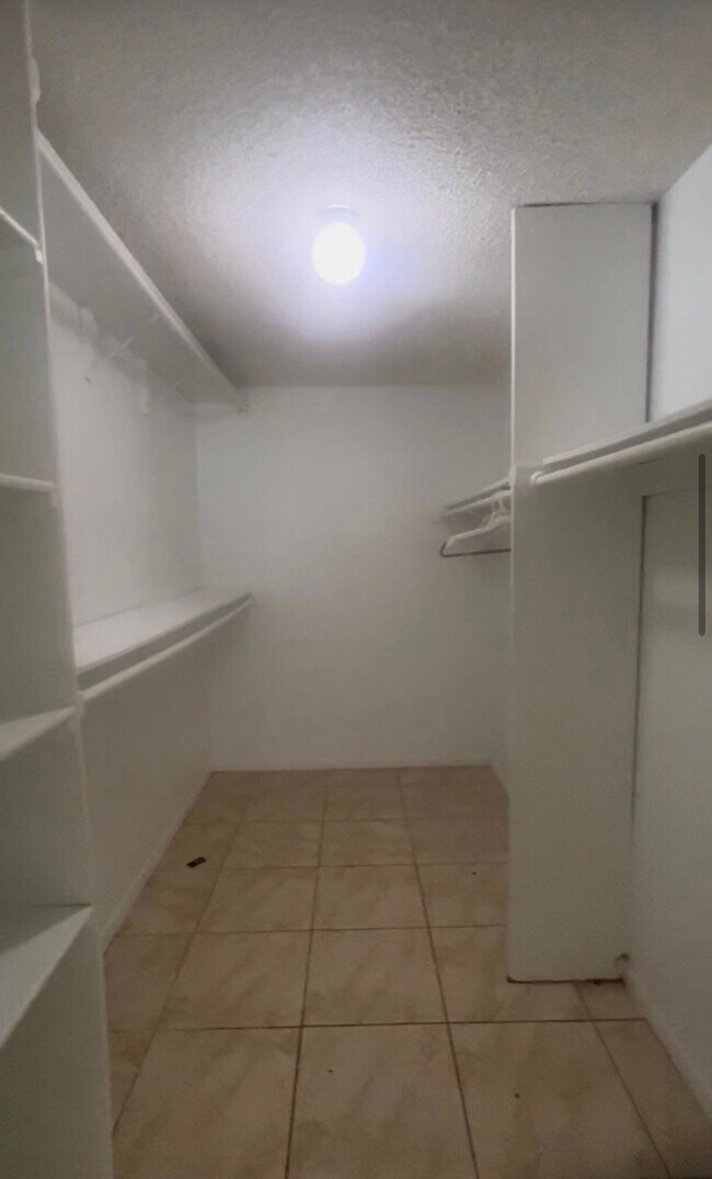 Foto del edificio - 6970 NW 186th St