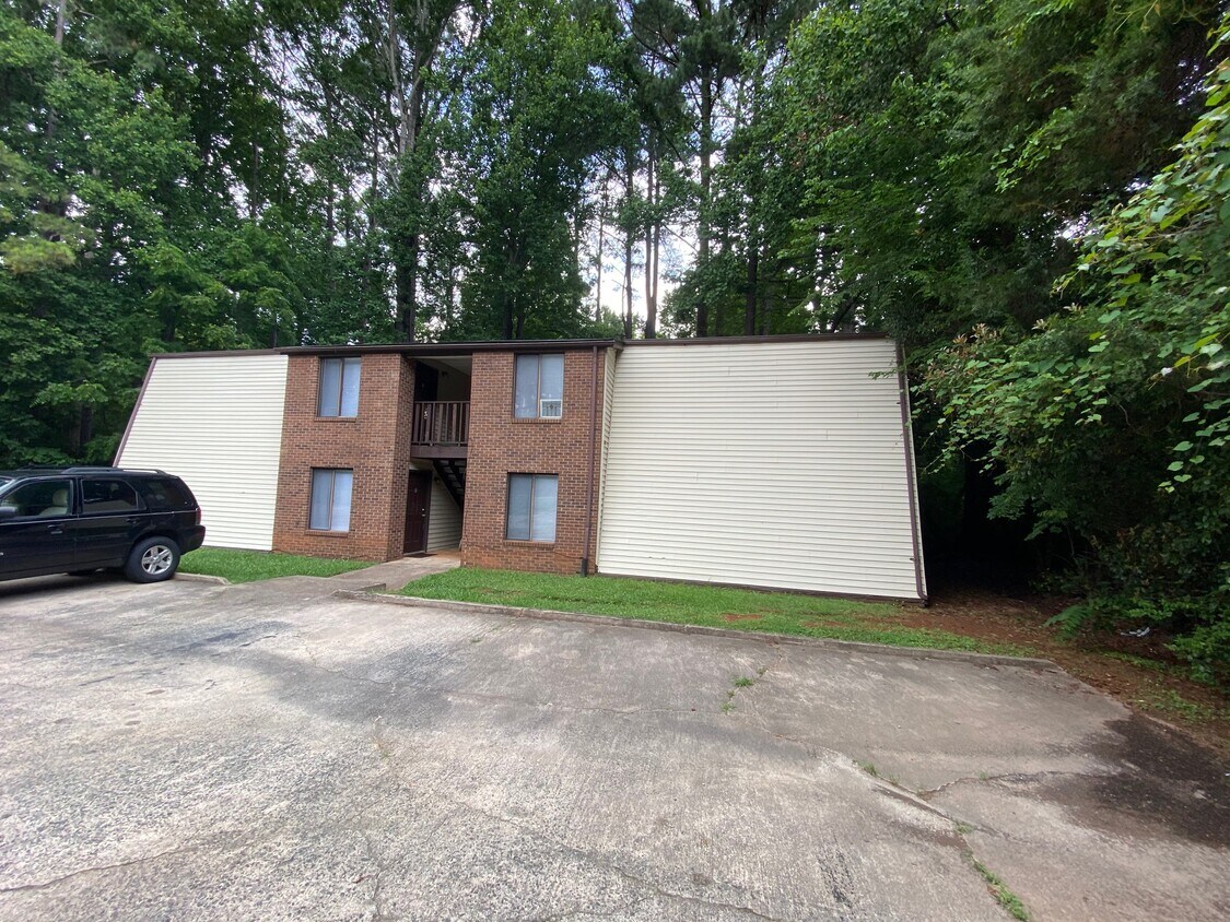 1721 N. JIM MINOR ROAD APT. D Unit D, HAW RIVER, NC 27258 Apartments
