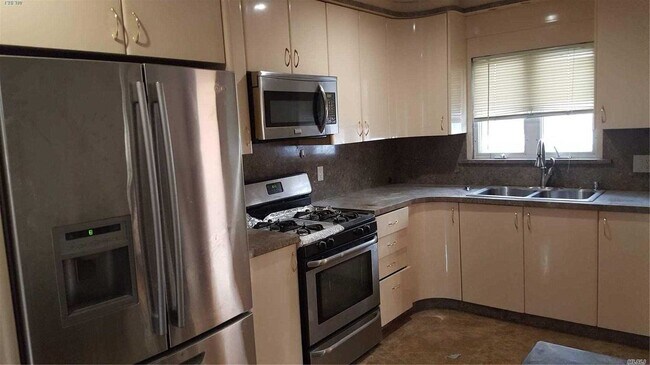 Foto del edificio - 71-21 171st St