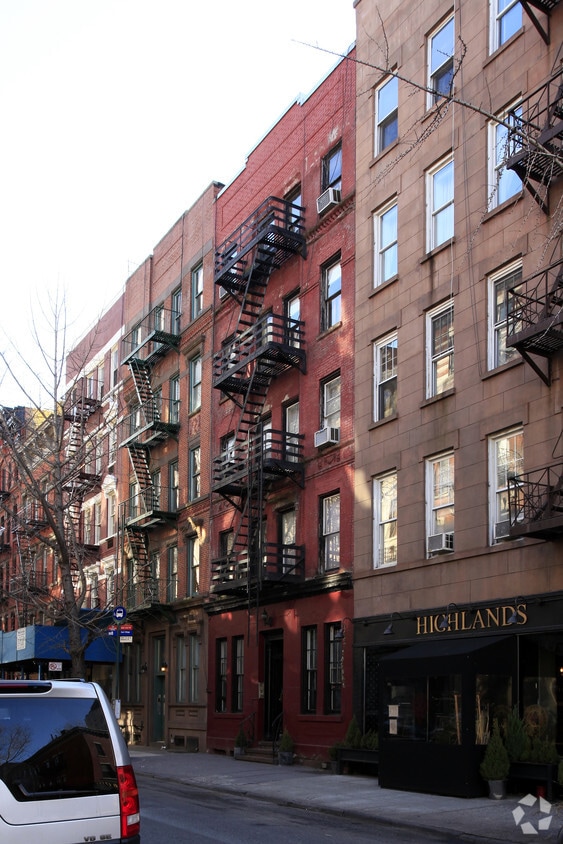 Building Photo - 148 W Tenth St