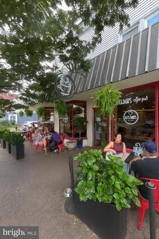 Foto del edificio - 202 E Mason Ave