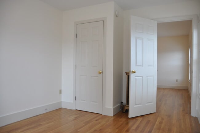 Building Photo - 147 Pearl St