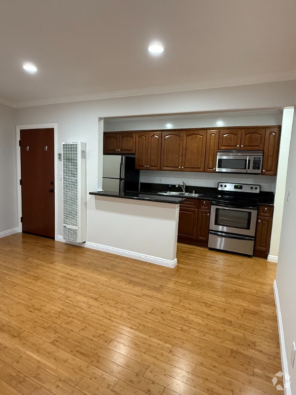 Building Photo - 4415 Inglewood Blvd
