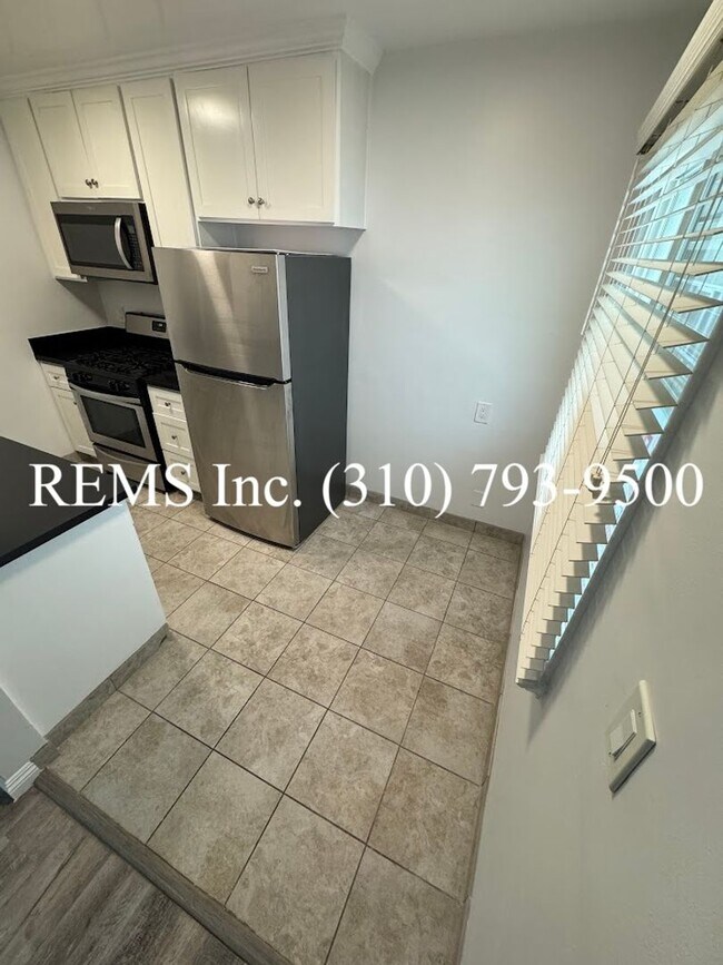 Foto del edificio - Remodeled 1 Bedroom Apartment in Hermosa B...