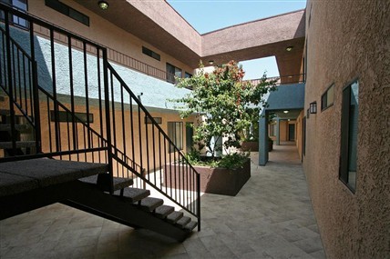 Building Photo - 14227 Vanowen St