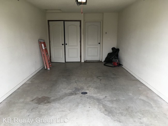 Building Photo - 3 br, 2 bath House - 132 SE Rock Garden Lane