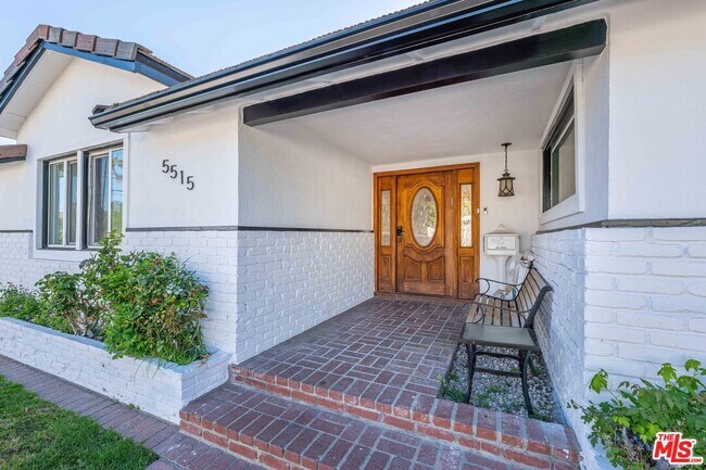 Foto del edificio - 5515 Longridge Ave