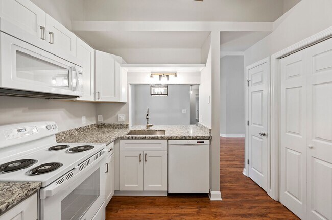 Building Photo - Coming Soon 3 bed 2 bath home available fo...