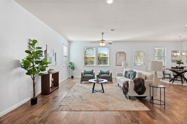 Foto del edificio - 208 Callahan Ln