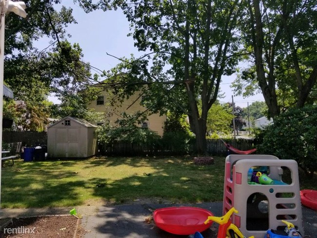 Foto del edificio - 2 br, 1 bath House - 473 Columbus Ave.