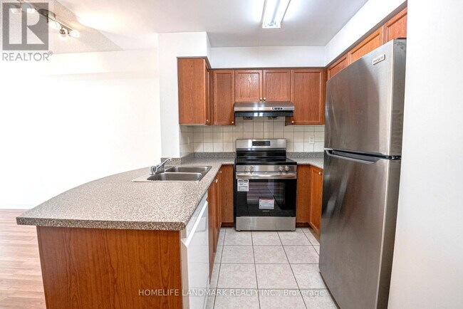 Photo du bâtiment - 5508-5508 Yonge St