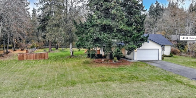 Building Photo - Beautiful Yelm Home with Giant Yard