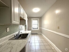 Building Photo - 15 Huss Ct