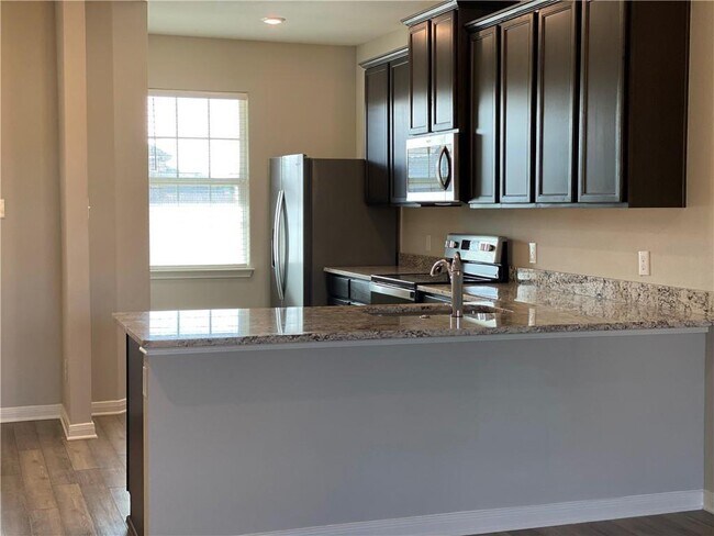 Building Photo - 229 Mount Vernon Way