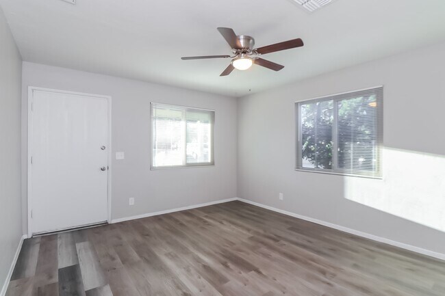 Foto del edificio - 811 E Alice Ave Unit A