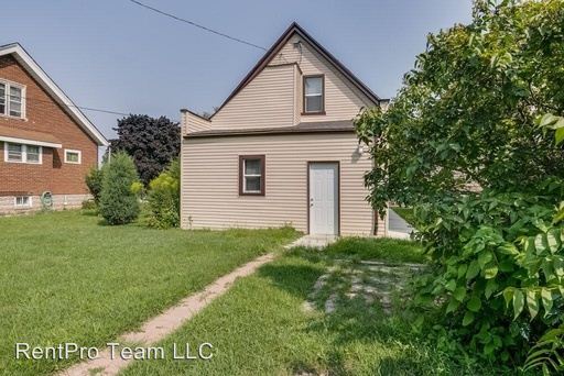 Building Photo - 1627 Manitoba Ave