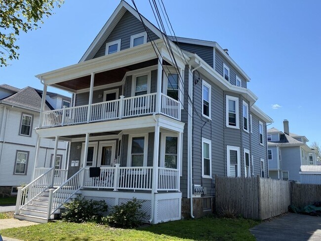 Foto del edificio - 154-156 Tracy Ave