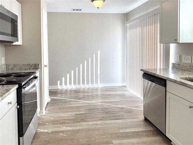 Foto del edificio - 2106 Kelona Dr