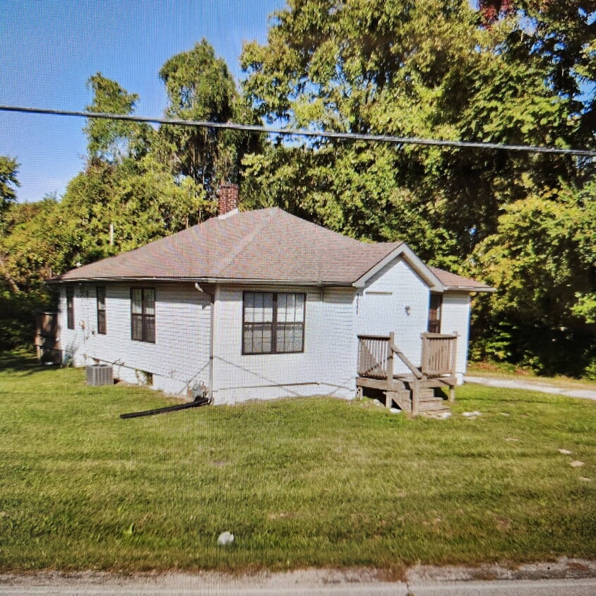 Primary Photo - 1049 Hollywood Heights Rd