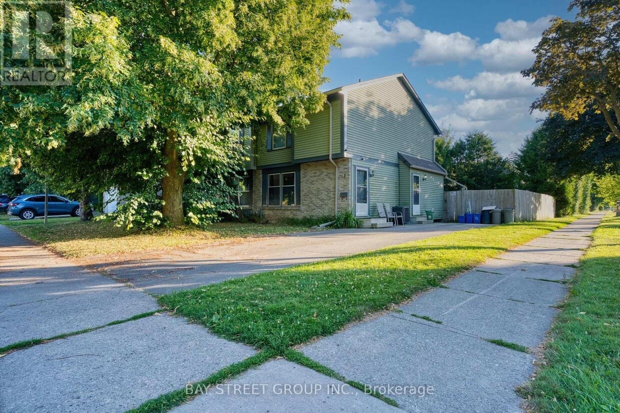 Photo principale - 1 Ranchwood Crescent