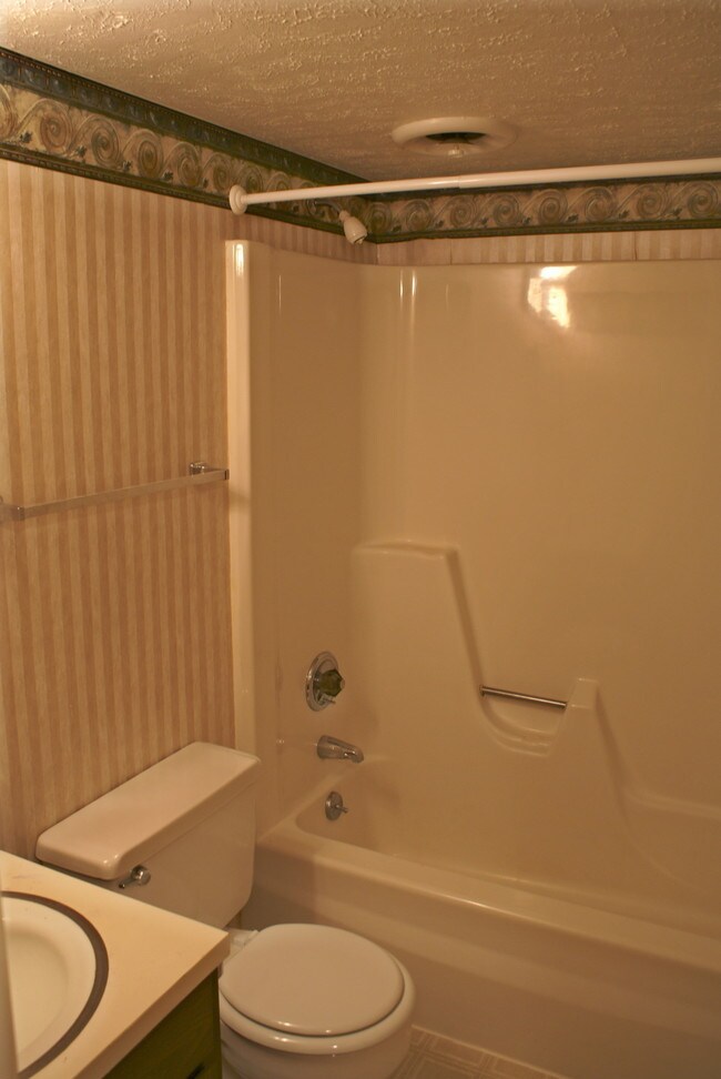 Foto del edificio - 103 E Lockhaven Dr