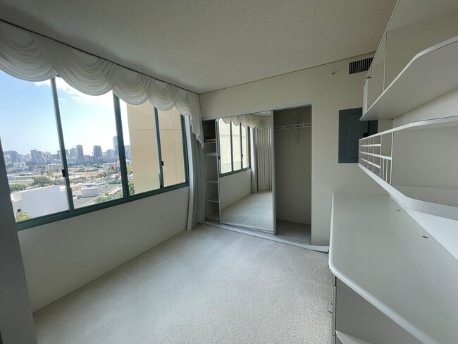 Building Photo - 1314 Kalakaua Ave. #1005