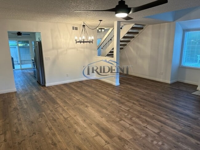 Foto del edificio - 3 bedroom, 2 ½ bath townhouse, located in The Grove gated community