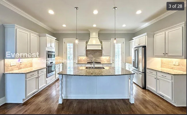 Building Photo - 147 Hobbs Dr