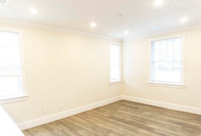 Foto del edificio - 8 Trenton St