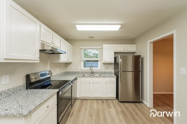Building Photo - 1 Judkins Ct, Greensboro, NC 27407